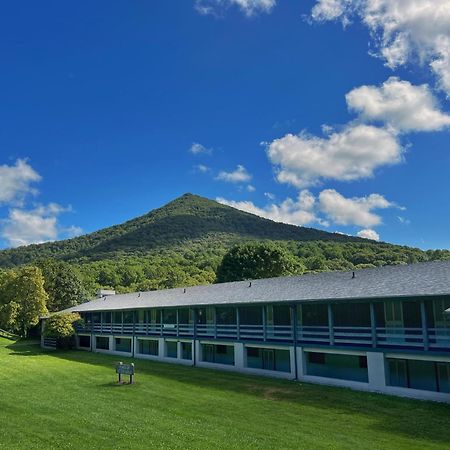 Peaks Of Otter Lodge Бедфорд Экстерьер фото