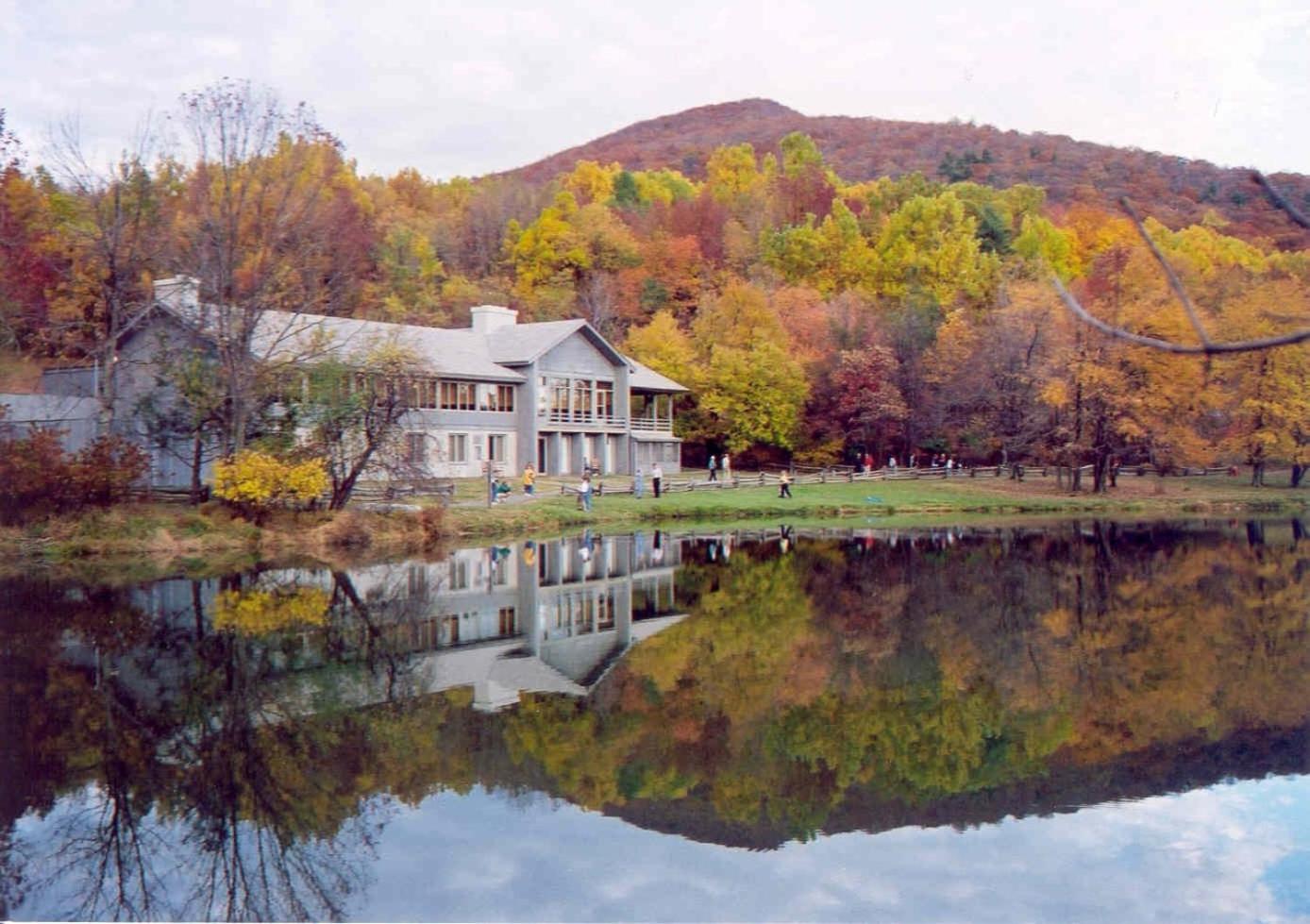 Peaks Of Otter Lodge Бедфорд Экстерьер фото